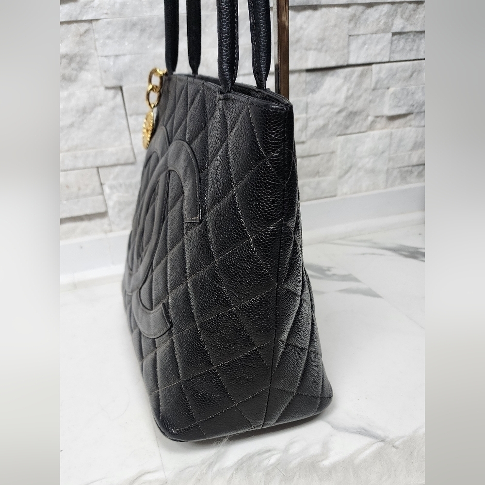 CHANEL Caviar Maidallon Bag - Picture 5 of 15